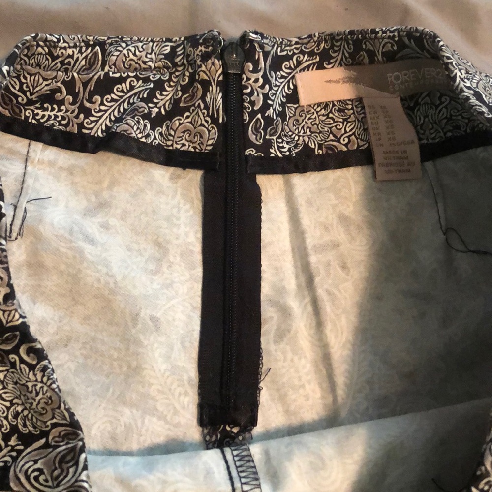 Patterned shorts - Picture 3 of 3